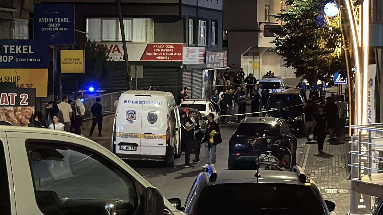 Cadde üzerinde silahlı çatışma! 17 yaşındaki genç hayatını kaybetti 6